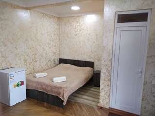 Мини-отель Guest House Nika & Nina Кобулети Стандартный четырехместный номер-7