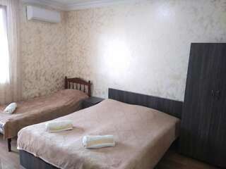 Мини-отель Guest House Nika & Nina Кобулети Трехместный номер-51